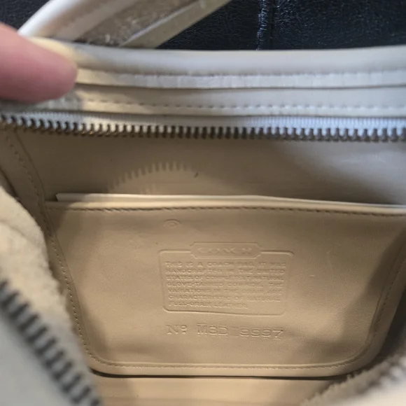 Vintage Coach Cream Shoulder Bag No. M8D - 9997 - Picture 10 of 13